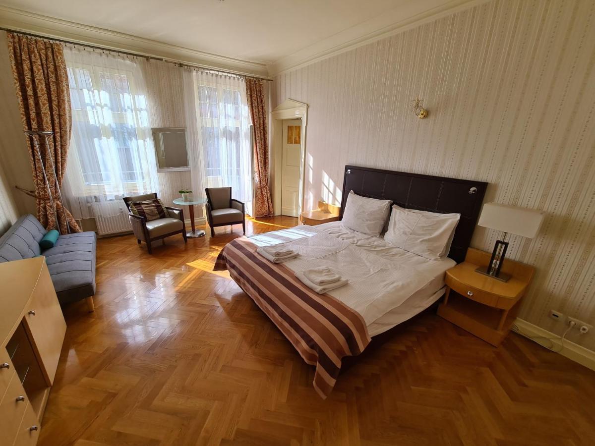 Apartament Krysztalowy カトヴィツェ エクステリア 写真
