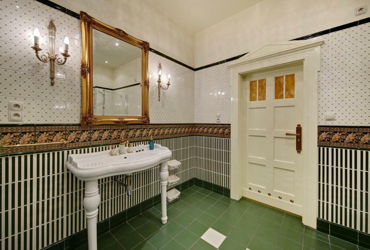 Apartament Krysztalowy カトヴィツェ エクステリア 写真